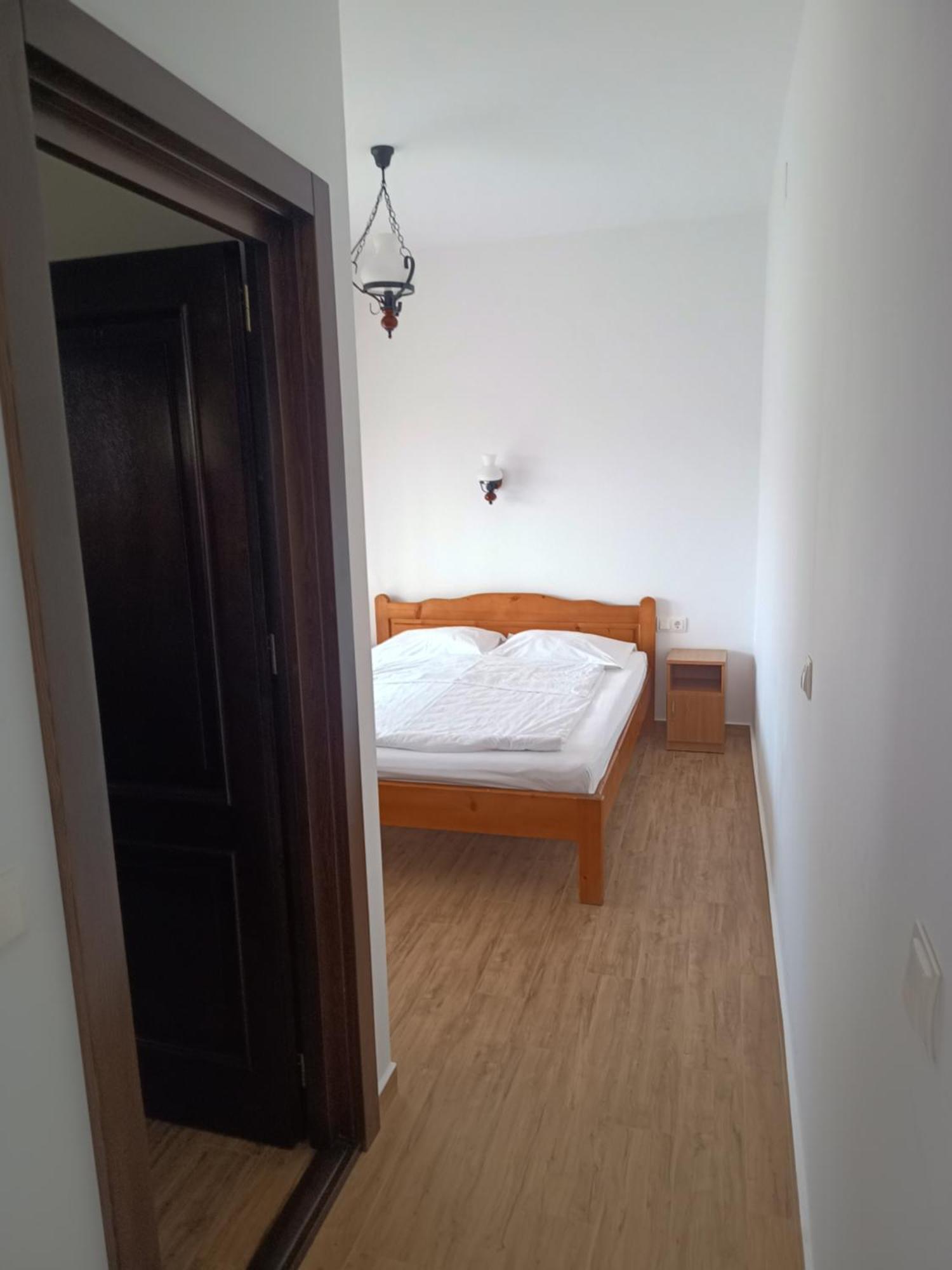 Pensiunea In Poiana Glod  Buitenkant foto