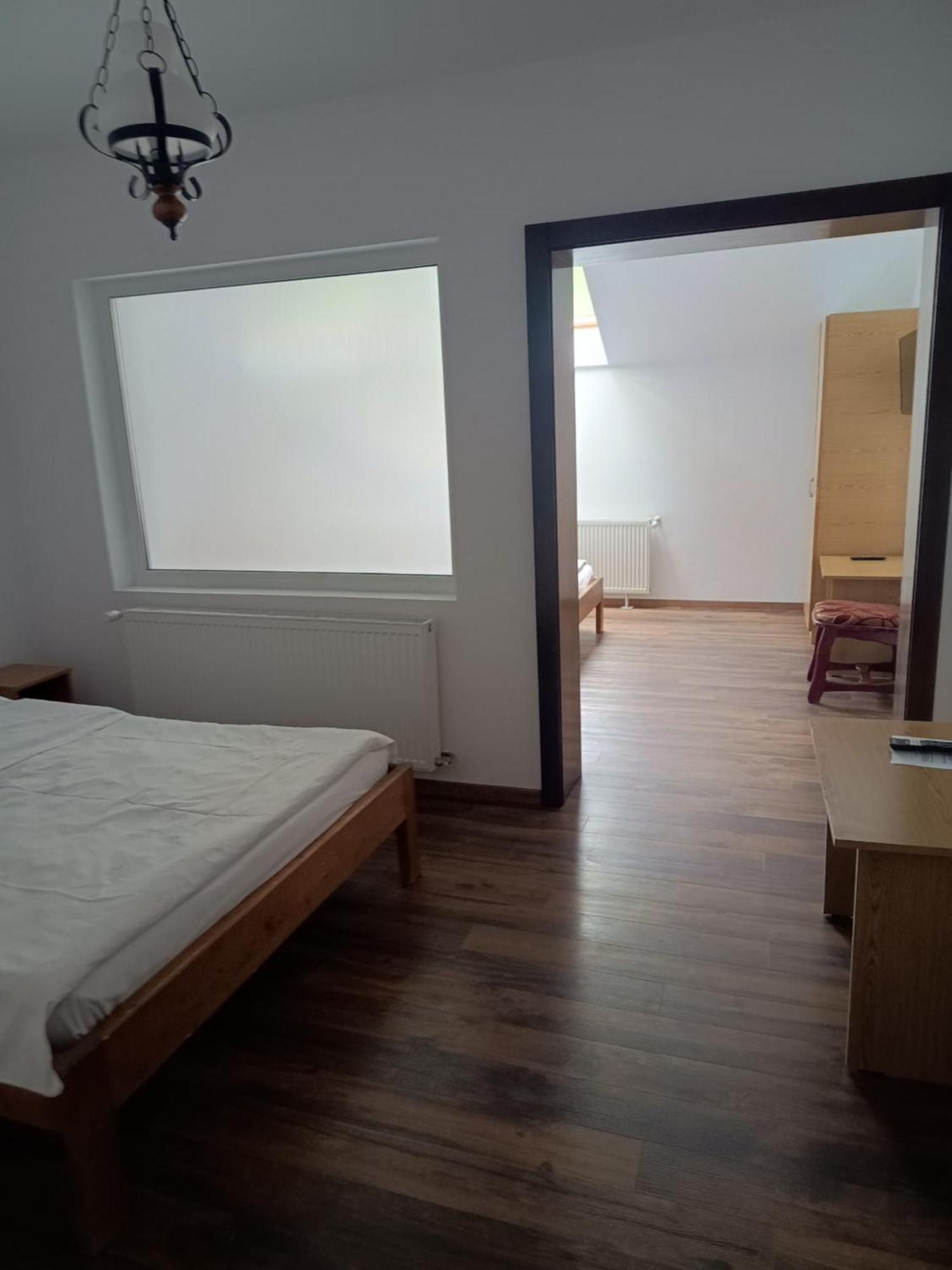 Pensiunea In Poiana Glod  Buitenkant foto