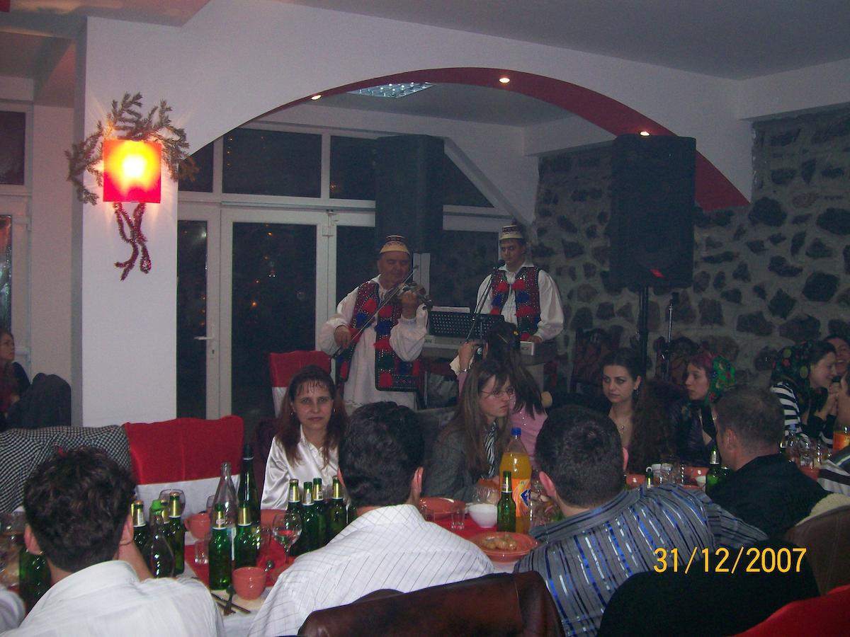 Pensiunea In Poiana Glod  Buitenkant foto